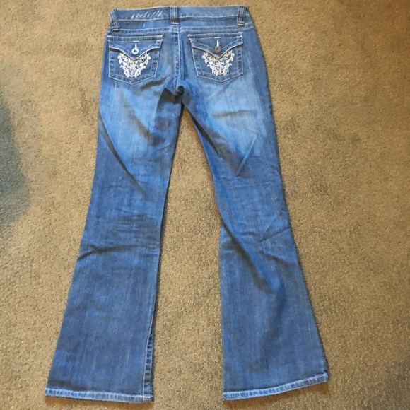 Blue Jeans - Picture 2 of 14